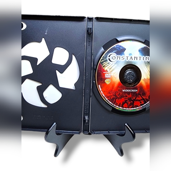 Constantine DVD - Picture 2 of 4